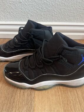 Jordan Black White with Blue Jumpman